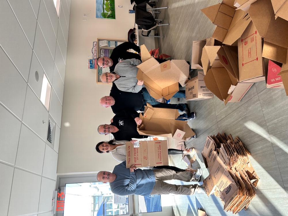 Volunteers distributing holiday meals 