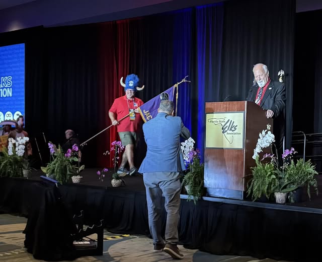 ER Brent Reedy starting the Parade of Lodges!!