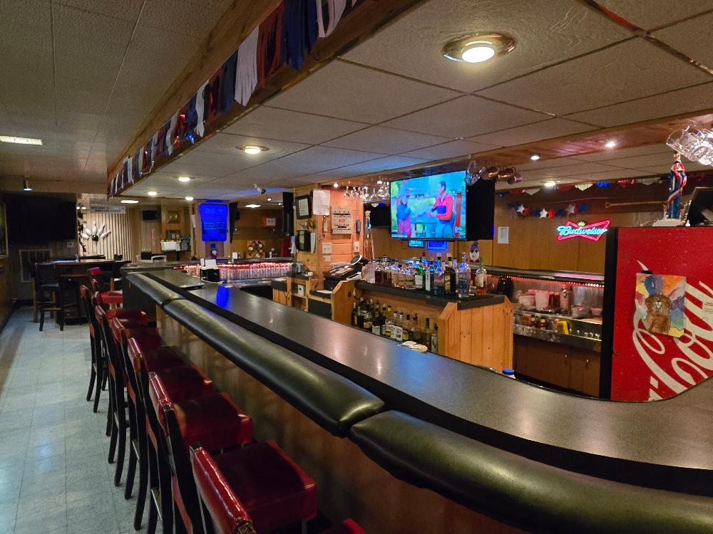 Lower Members Lounge