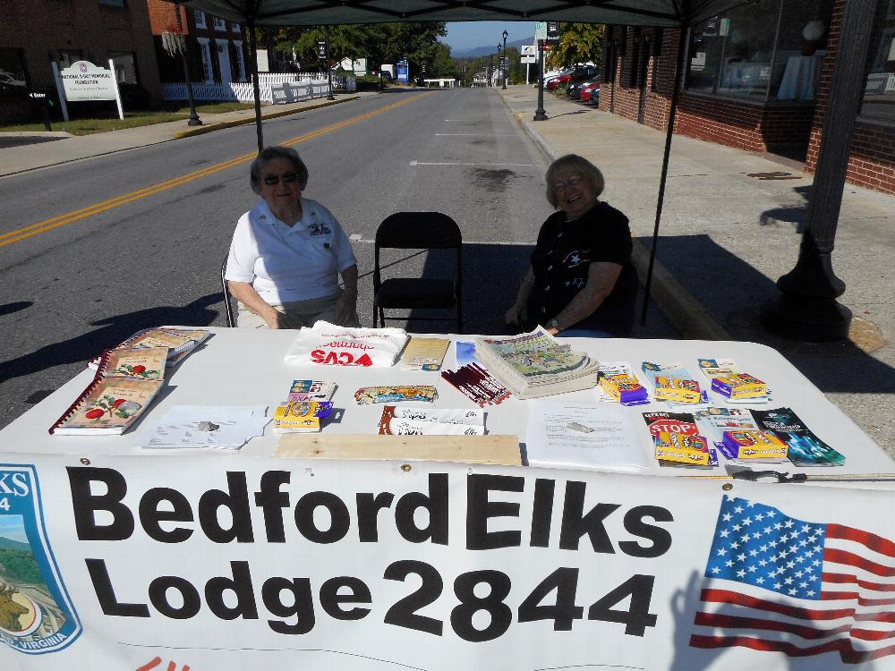 Caroline Duus andSally Winker at centerfest 2017