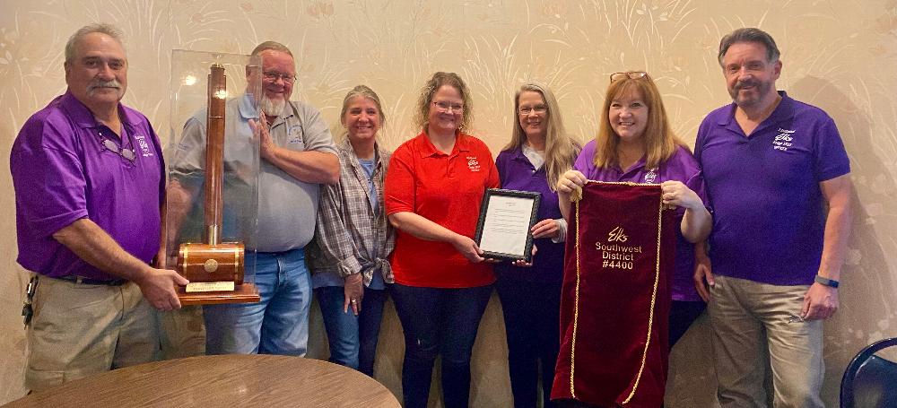 October 13, 2024, Holland Lodge visited Three Rivers Lodge, and brought home the SW District Traveling Gavel. Pictured with the
gavel are our six officers, (along with Three Rivers ER Jamie). Thanks for your hospitality, and what Lodge wants to send a convoy of Elks officers to Holland? Bob DeVries, SWDVC, PER, Holland #1315.