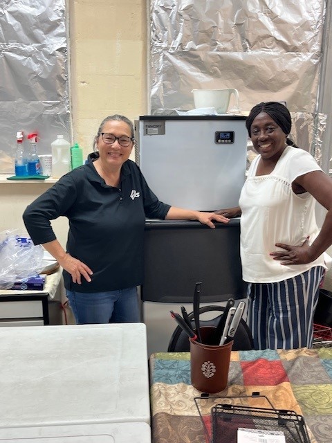 Clewiston Lodge #1853 used its 2024-2025 Gratitude Grant funds to provide a new ice maker to the Joseph Project, a non-profit organization that helps the underprivileged in our community.
