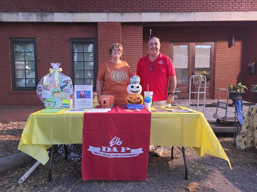 I want to Thank Jerri Turner for her outstanding work last night Everyone liked the setup.  We are planning on attending the First Thursday in November.