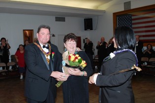 <center><b>First Mother of Lance Buck ER receiving a small token of a GRATEFUL LODGE.. Thank YOU Carol Buck.</b></center>