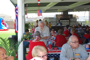 Can you smell the food??? 