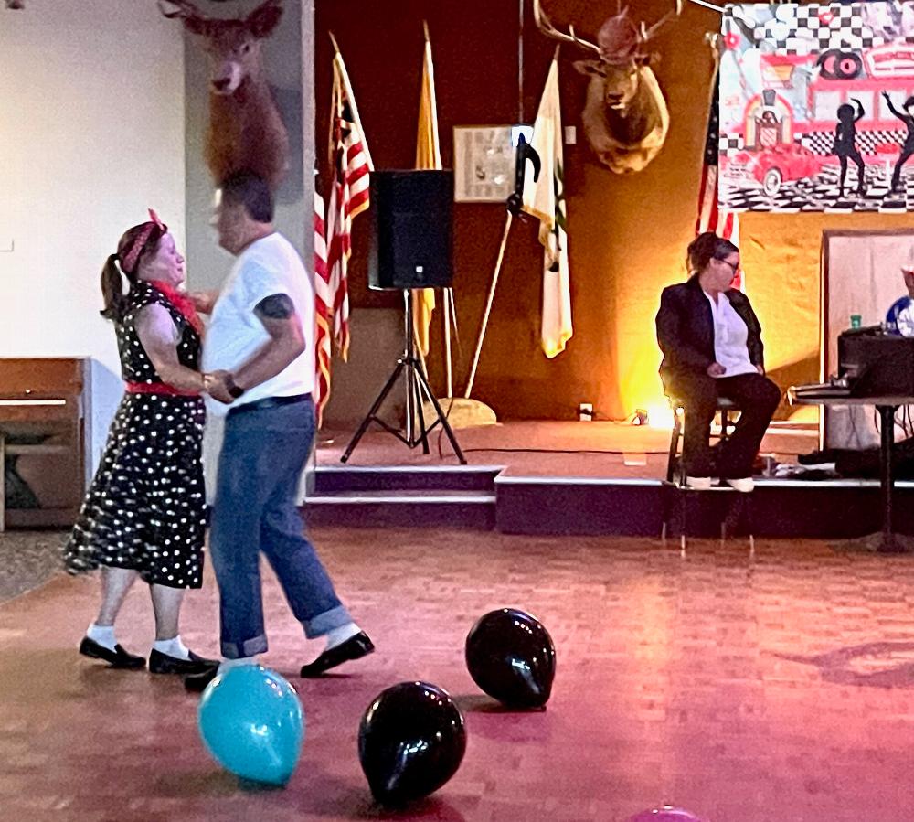 Shari and Todd Olson take to the dance floor.