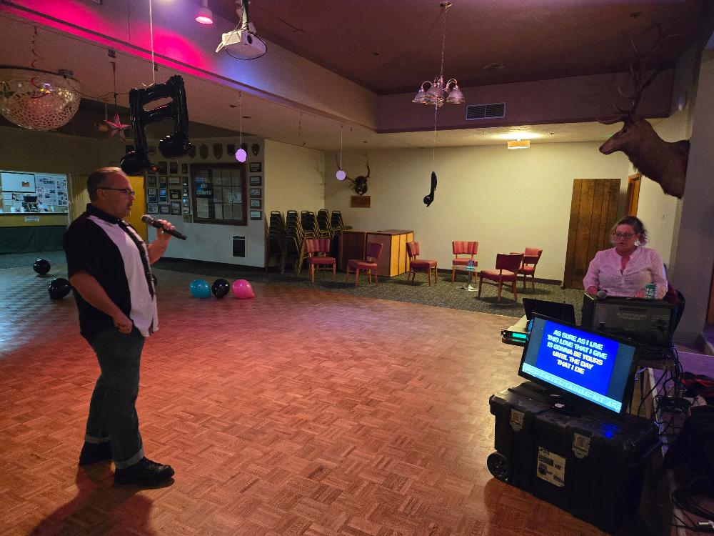 Dan Driver lends his voice to the Karaoke session!